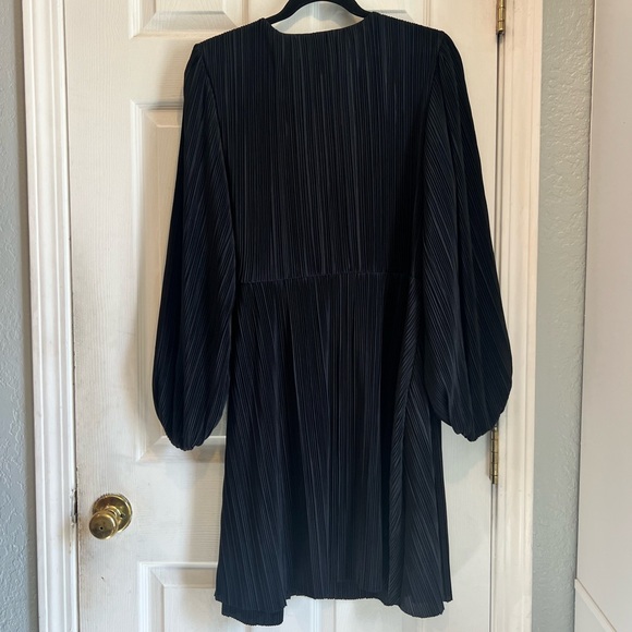 Black Midid Longsleeve dress - Picture 2 of 4